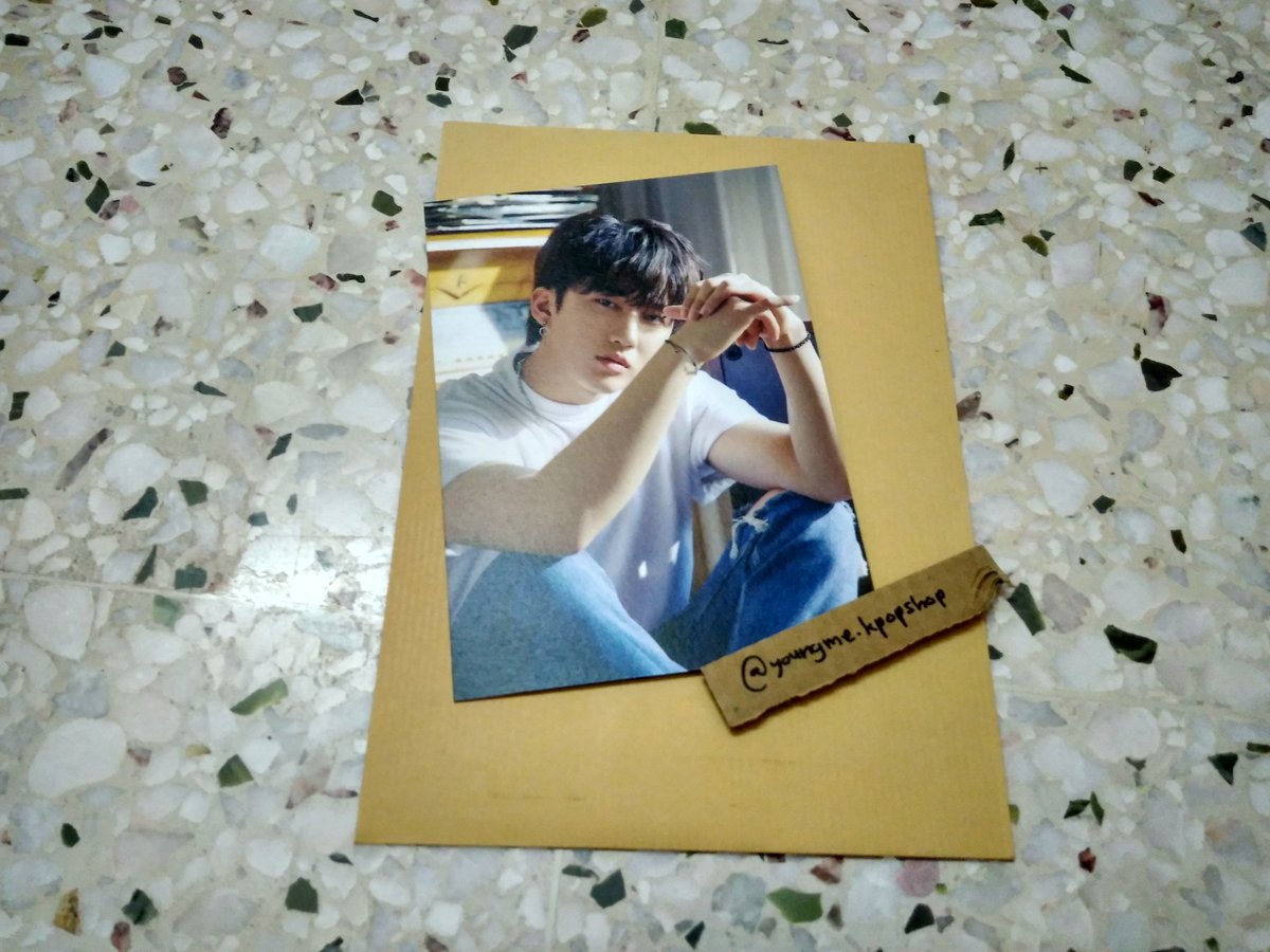 YoungMeKpopshop's tweet photo. HELP RT 🇲🇾
MSIA/MY/MALAYSIA
LOOSE ITEMS
#StrayKids #SKZ #STAY
#2021SEASONSGREETINGS
Stray Kids - 2021 Season's Greetings
✅Changbin set (RM25/set)
3 postcards + Photocard + Bookmark
#YoungMeKshop
#YoungMeOfficialCollection https://t.co/dgmGkl41Dp