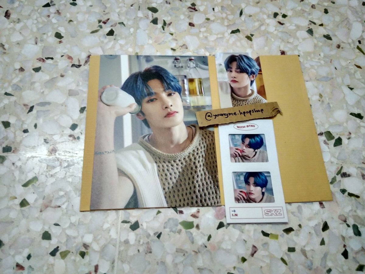 YoungMeKpopshop's tweet photo. HELP RT 🇲🇾
MSIA/MY/MALAYSIA
LOOSE ITEMS
#StrayKids #SKZ #STAY
#2021SEASONSGREETINGS
Stray Kids - 2021 Season's Greetings
✅I.N set (RM25/set)
3 postcards + Photocard + Bookmark
#YoungMeKshop
#YoungMeOfficialCollection https://t.co/4AIEAPeIdf