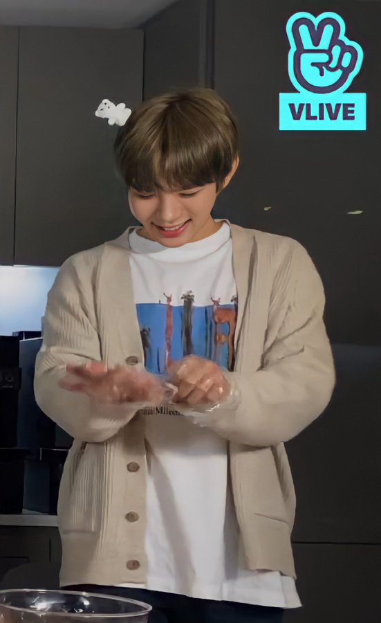 happysmiletaro's tweet photo. until someone hurts my baby?
Kick it u ke rawa rawa
#쇼타로_데뷔_100일_축하해
#쇼타로_데뷔_100일_됐수달
#100DaysWithShotaro #SHOTARO
@NCTsmtown
@NCT_OFFICIAL_JP https://t.co/Yjxvic1efK