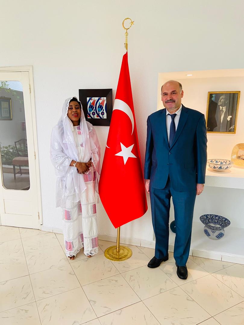 case_toutpetit's tweet photo. Maïmouna Cissokho KHOUMA a rencontré ce jeudi, S.E.M. Ahmet KAVAS, Ambassadeur de Turquie. Les axes de partenariat entre l'ANPECTP et la Turquie pour la prise en charge de la petite enfance au Sénégal, ont été évoqués.@Maimounacissok2 @NdourSantos @MFFG_SN @Macky_Sall @kebetu https://t.co/pYS9wUut2w