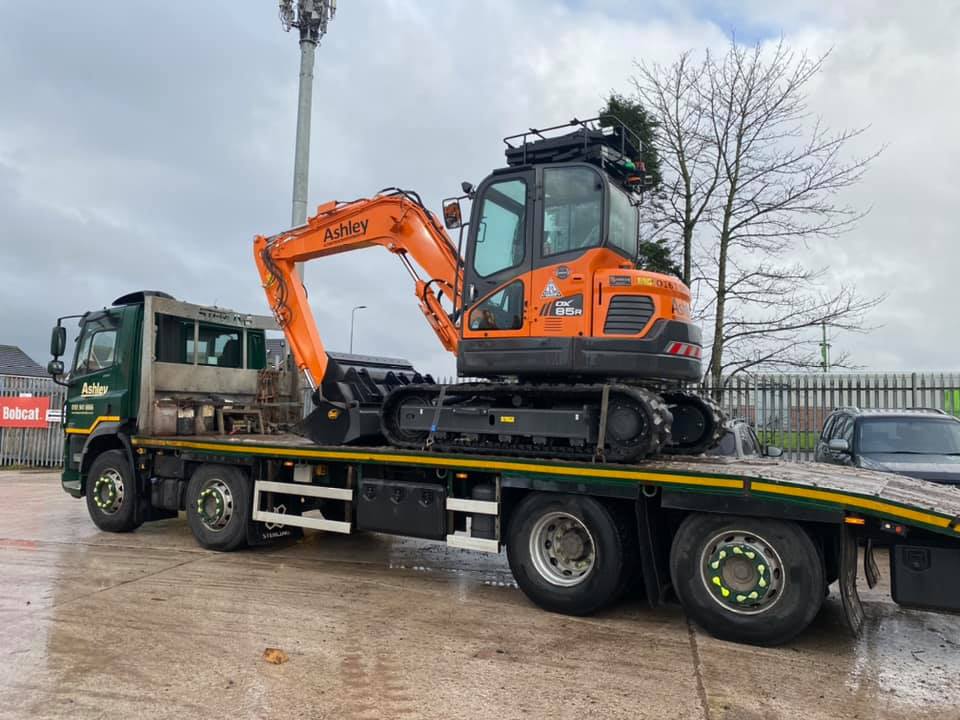 NorwestPlant's tweet photo. Thank you very much to Ashley Plant Hire for their latest purchase - the Doosan DX85R! Another great addition to their ever growing fleet. C/W vandal guards, 4 buckets & sign written, all needs are met at Norwest Plant! Let us quote you today!
#Doosan #DX85 #PlantHire
@Ballyvesey https://t.co/ex8bE9FwR9