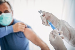 Pluriform's tweet photo. Ook in Nederland zijn we inmiddels het COVID-19 vaccinatieprogramma gestart. Om het verloop van het vaccinatieproces bij onze klanten te ondersteunen hebben wij een slim registratieformulier ontwikkeld.
https://t.co/WQtlaVzFes
#Vaccinatie #COVID19 #PluriformZorg #Adapcare #ECD https://t.co/ptKxhVXC4u