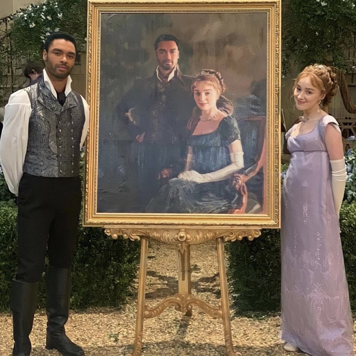 regexphoebe's tweet photo. bridgerton is getting a second season! i hope we still get some simon and daphne 

#bridgerton https://t.co/rZFgOR6Erw