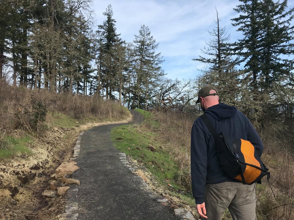 EugRec's tweet photo. NEW TRAIL ALERT! ☀️🌲☺️
The Mid Elevation Trail on Skinner Butte, constructed by Parks & Open Space & City of Eugene Government, is a new addition to Eugene's urban trail system!
Check it out:
#EUGRec #adventure #community #happiness https://t.co/wG3Jd15oQi
