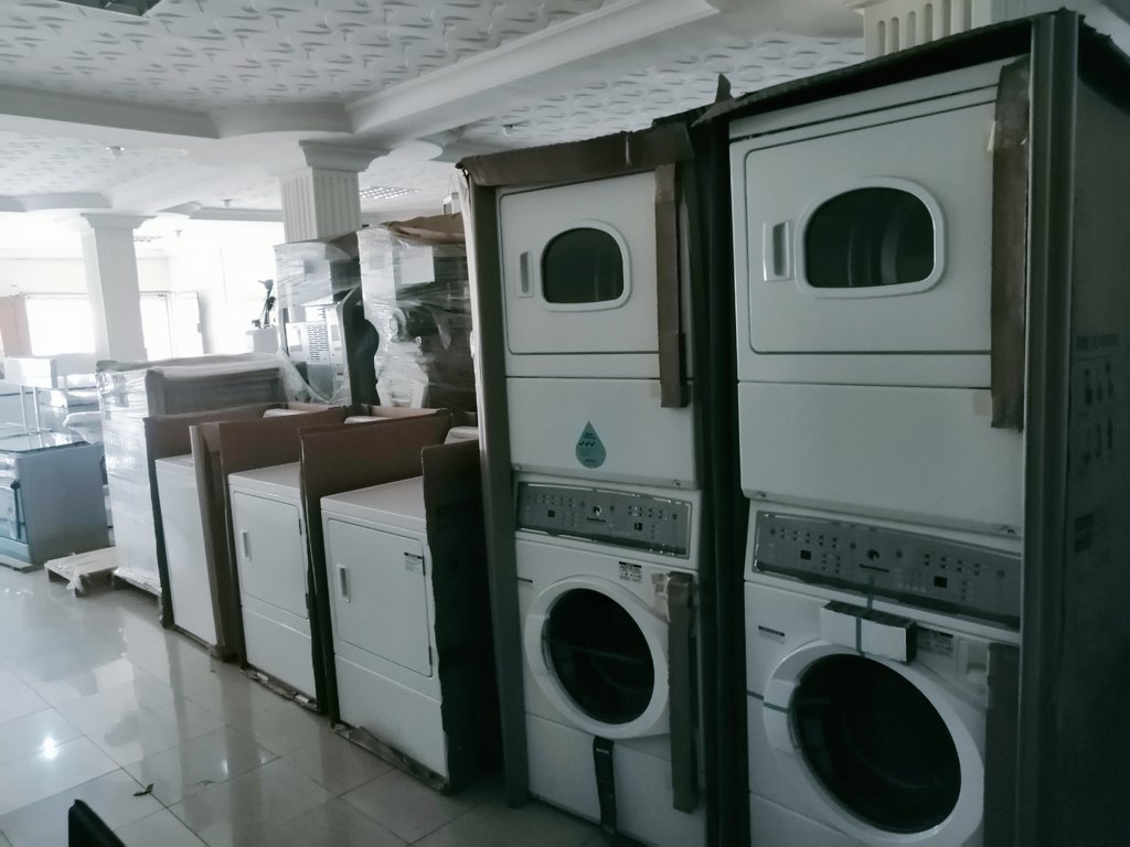 JosephFridayJo1's tweet photo. All industrial and commercial Speed Queen laundromat and Laundry equipments now available in Nigeria at a very competitive price.. Visit our Lagos office at 63 lawanson Road surulere Lagos Nigeria... #jotechservices #laundry https://t.co/swKgZnxHHT

#GhanavsNigeria