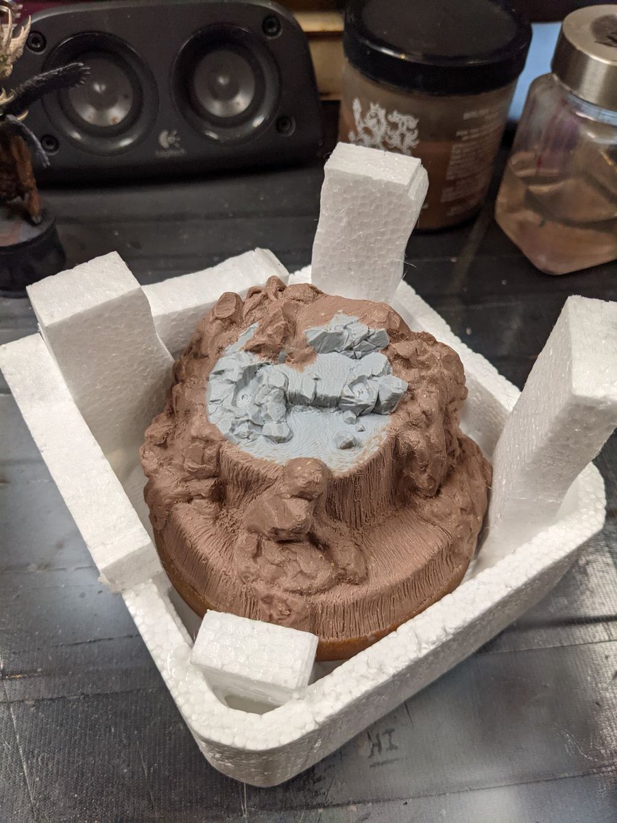 SteepTPainting's tweet photo. WIP on the Canuckmera from @creaturecaster!!β
#monsterclay #art #sculptureart #artist #gallery #sculptor #sculptureartist #creaturecaster #chimera #basing #waterfall #rocks #miniature #miniatures #tabletop #tabletopgames #tabletopstrategy #miniaturepainting #oils #oilpainting https://t.co/nEnmERRdcW