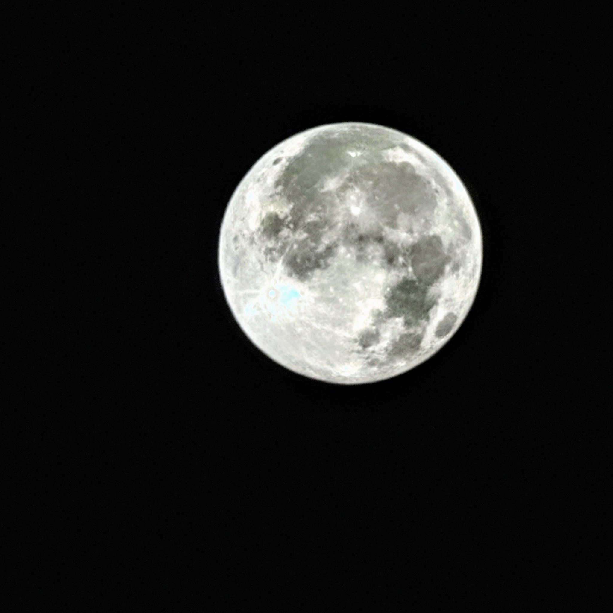 Ray Wong Galaxy S21 Ultra 100x Space Zoom Left Vs Iphone 12 Pro Max 12x Digital Zoom Right Plain As Day The Iphone 12 Pro Max Gets Destroyed The S21