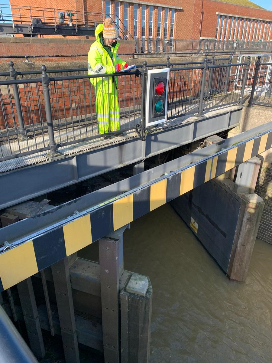 Env Agency Midlands (@envagencymids) on Twitter photo Black Sluice Lock in #Boston #Lincolnshire is open to allow water to travel out of the South Forty Foot to The Wash reducing flood risk. Our teams are out across the #Midlands checking on the rivers & water courses. Keep up to date with flood alerts here: gov.uk/flood Black Sluice Lock in #Boston #Lincolnshire is open to allow water to travel out of the South Forty Foot to The Wash reducing flood risk. Our teams are out across the #Midlands checking on the rivers & water courses. Keep up to date with flood alerts here: gov.uk/flood