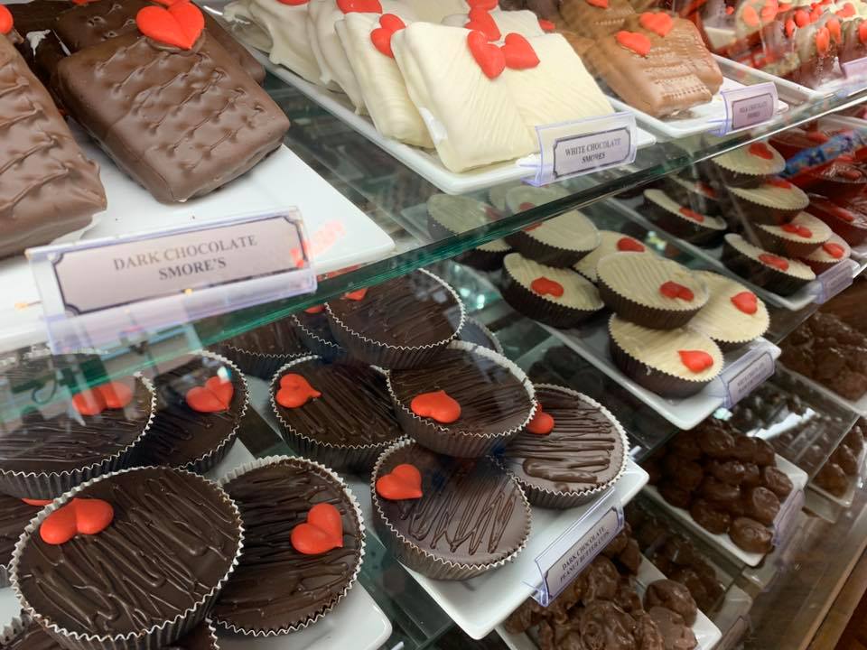 RiverStSweets's tweet image. Our chocolate case is getting some extra love! Do you prefer to mix up your chocolate choices or are you loyal to just one?
