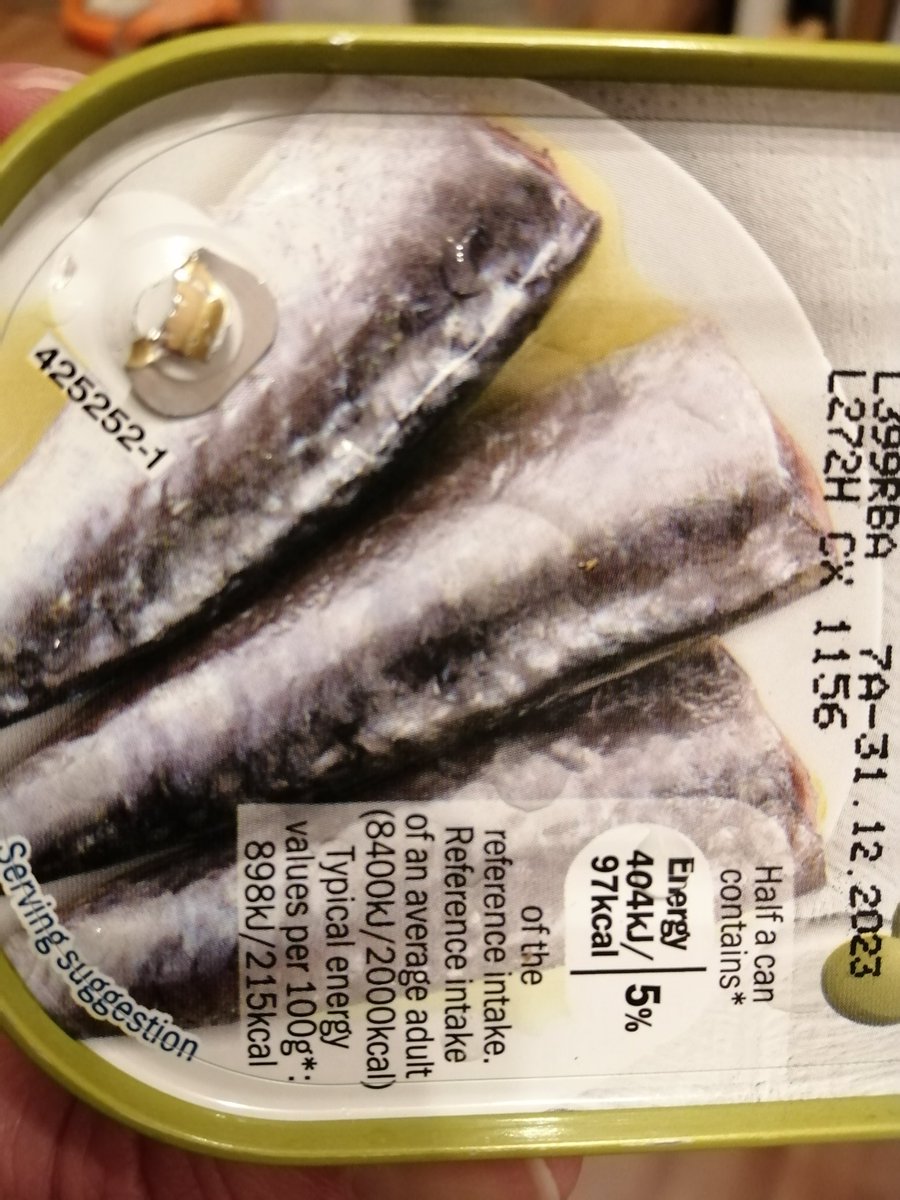 jen_peel's tweet photo. @LidlGB awesome... Thanks lidls. That's plain toast for the kids tea tonight then. #nutricious #not #thanksalot #argh #ringpullfail #Hungry https://t.co/7heiv1Xwho