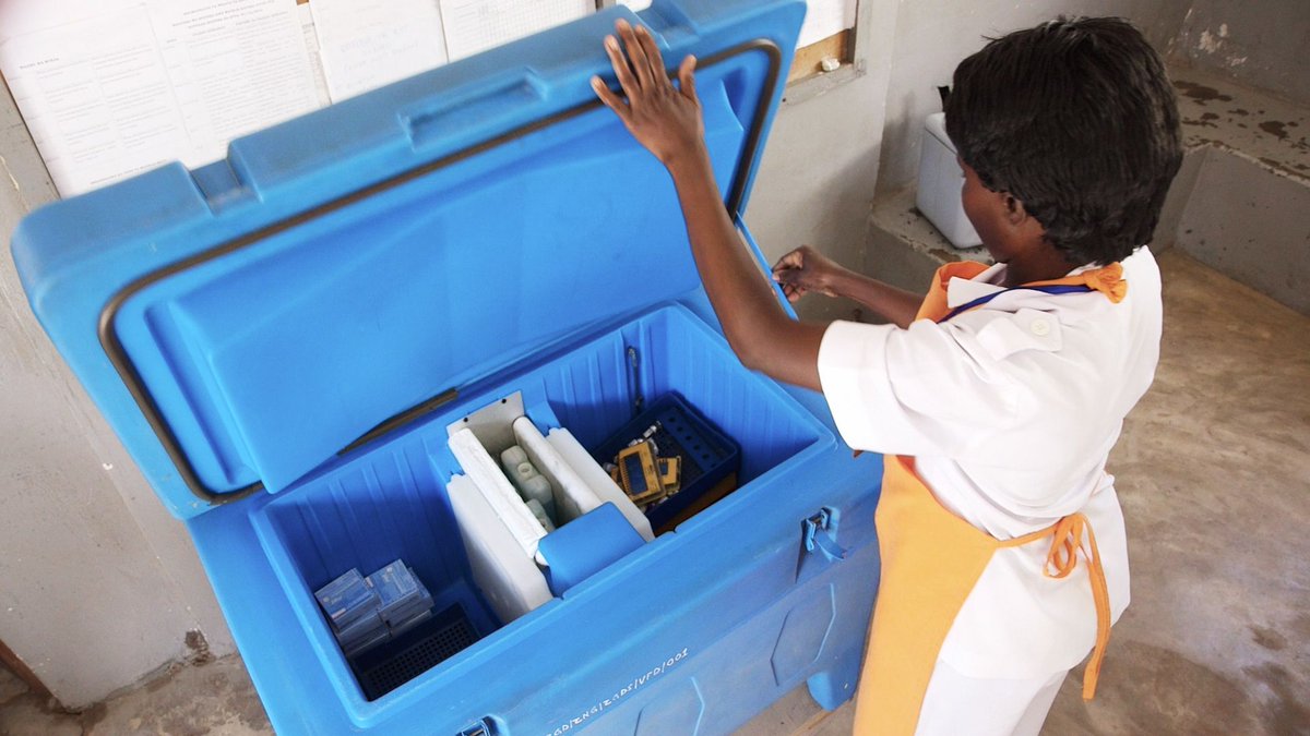ImmunAcademy's tweet photo. A vaccine shipment containing one month of stock requirement is delivered from the district vaccine store to your health facility. Now it is up to you to make sure the vaccines are kept at the right temperatures. 

Watch this short video to learn how: https://t.co/Z8j1y0vqKU https://t.co/7PnAs7by1i