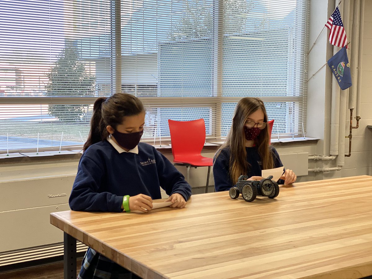 Schleimscience's tweet photo. @StAgnesRams 5Ss began presenting their Vex toys. Such creativity and fantastic information and ideas! Can’t wait to see how they tackle the next challenge! https://t.co/2edJkxufIY