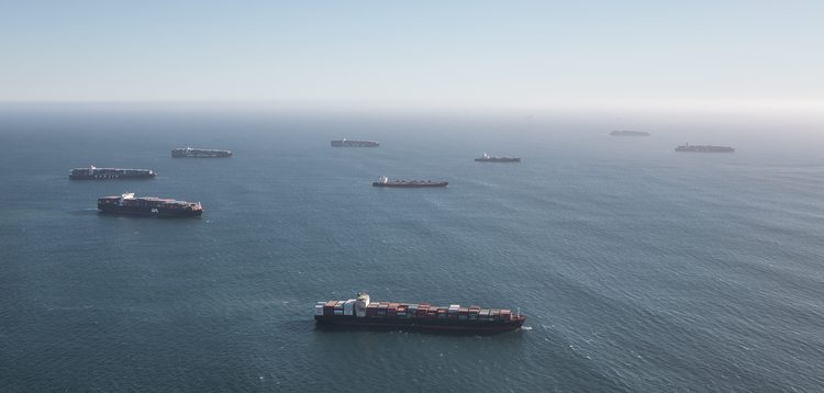 jmcgloballlc's tweet photo. San Pedro Bay, which feeds the Ports of Los Angeles and Long Beach, has become a veritable parking lot, with more ships waiting for berth than there are slots to accommodate them. Read more at https://t.co/17MQ9ngAO6 https://t.co/ZA4szSQG8S