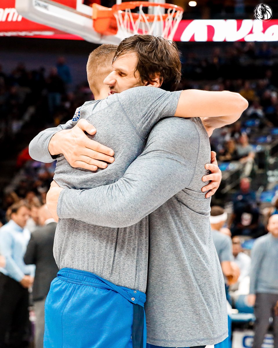 dallasmavs's tweet photo. Please wear your mask so we can all hug @BobanMarjanovic again 🙏🏼 

#NationalHuggingDay https://t.co/o4ow0D4H80