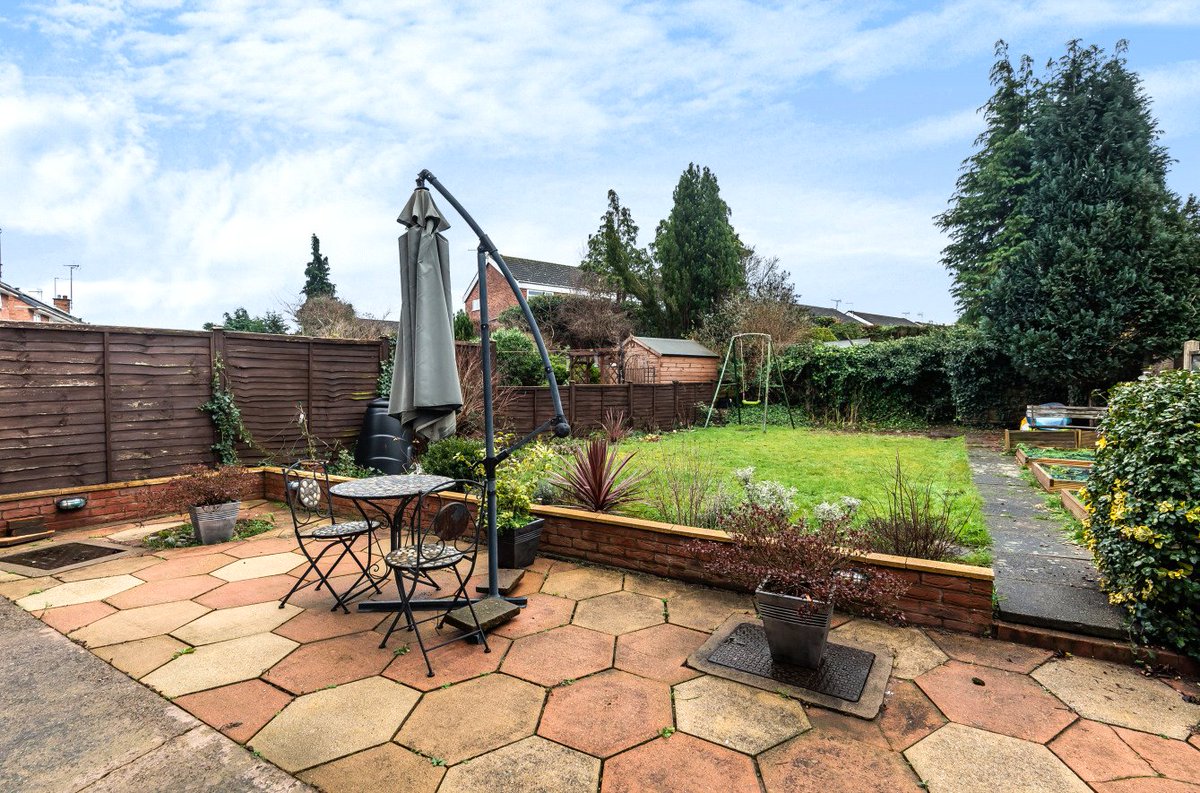 AndrewGrantLtd's tweet photo. An extremely well appointed 3-bed detached home on the ever popular #Marlpool estate in #Kidderminster

Guide price £253,000 - call 01905 734 734

✓Contemporary kitchen
✓Private rear garden
✓Ample off-road parking

https://t.co/TapvDgGFd9 https://t.co/HwC37JA0tC