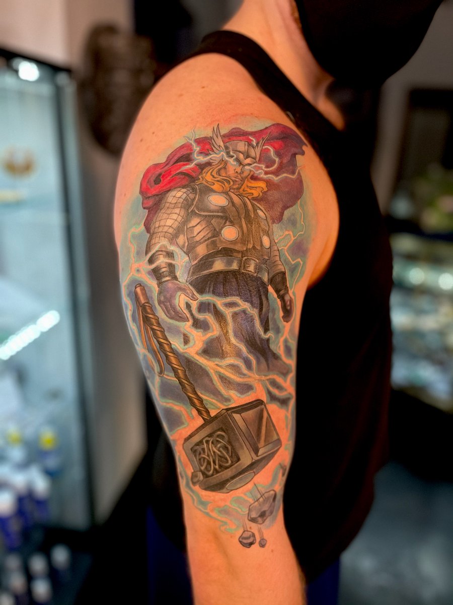 First tattoo since I was 18. I have waited forever to find the right artist and come up with the right piece. She did a fantastic job and covered up my original tattoo. And of course it had to be Thor. #Thor #Godofthunder @PlayAvengers @TaikaWaititi @chrishemsworth https://t.co/2a8Wodkord