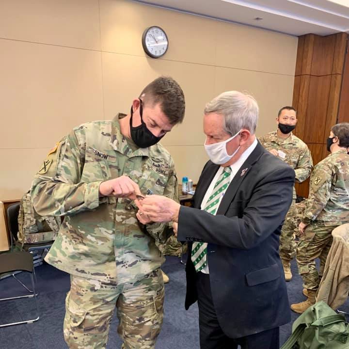 RepJoeWilson's tweet image. This morning I had the opportunity to talk with members of the @SCNationalGuard who are currently working to help secure the Capitol. 

Grateful for this opportunity to say thank you to these brave men and women for keeping us safe and ensuring yesterday’s ceremony went smoothly.