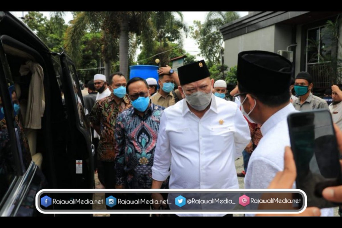 Rajawalimedia_'s tweet photo. Ketua DPD RI Nilai Kabupaten Agam Layak Jadi Sentra Tanaman Biofarmaka.

https://t.co/y23cJ0RoUY – Ketua DPD RI, AA LaNyalla Mahmud Mattalitti, berharap keunggulan ini bisa dimanfaatkan daerah untuk mengembangan tanaman lokal.(Dachlan)
Selengkapnya:
https://t.co/7nOZv3ikZ9
@DPDRI https://t.co/IPsXky1MNX