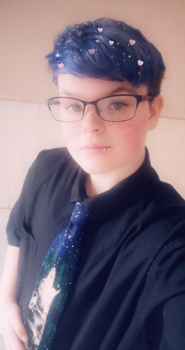 Umbra_Scriptor's tweet photo. Hii! I'm Jett and I'm autistic with PTSD and Social Anxiety so I struggle a lot with day to day life. But I manage to get by. I don't really have anything planned so here's some old Logan cosplay ππ
#disabledfandersday
#fanderdisability
#disabilityblackout
@ThomasSanders https://t.co/jcQ8kfLxSK