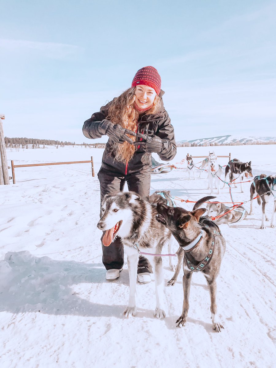 Although vacation has come to an end, we are SO happy to be back with our sisters!! Hoping everyone has had a great first week of classes ⚡️🤍✨