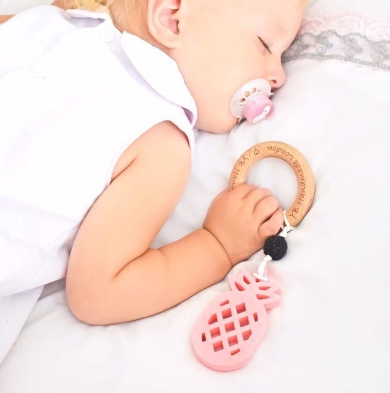 london_yb's tweet image. 🍍How peaceful is this little one with our pineapple teething bracelet. Too adorable!!

🍍l8r.it/QCy1

 #teething #teethers #teethingtoy #teethingbaby #teethingsucks #motherhood #newmom #momlife #baby #babyshowergift #babysafe #bpafree #modernbaby #babytoys