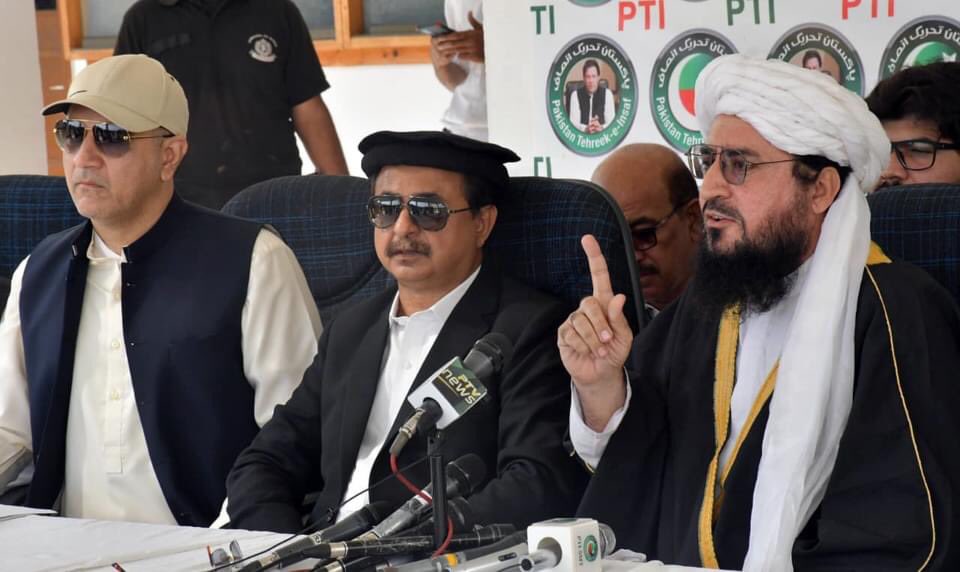 HunaidUpdate's tweet photo. حنید لاکھانی سیکرٹریٹ میں پی ٹی آئی مرکزی نائب صدر حلیم عادل شیخ،سربراہ بیت المال سندھ و رہنما تحریک انصاف حنید لاکھانی اور شیخ الحدیث مولانا ضیاء الدین کی پریس کانفرنس۔
#TeamHunaid https://t.co/LJ1kl8MGET