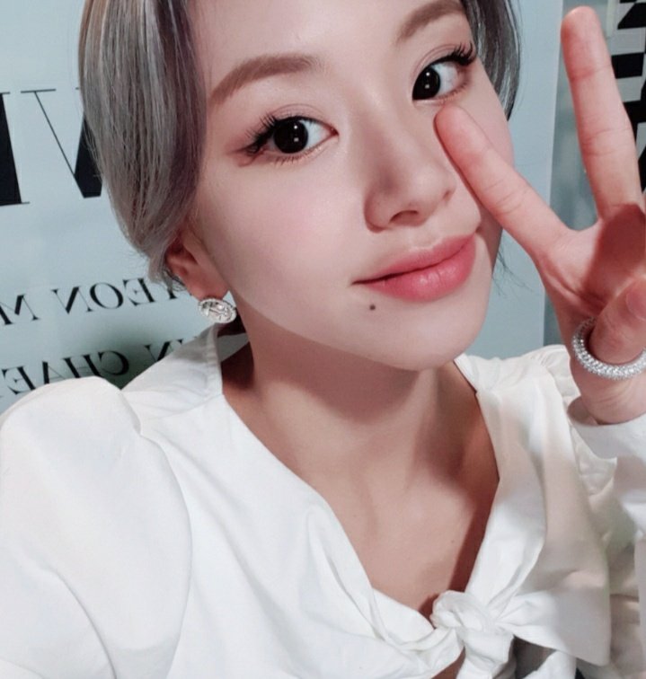 thinkingchae's tweet image. you are so pretty and i love you so much