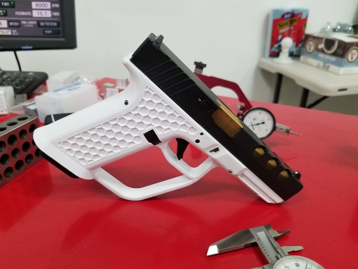 AvesRails's tweet image. This is the ideal glock. You may not like it but this is what perfection looks like.