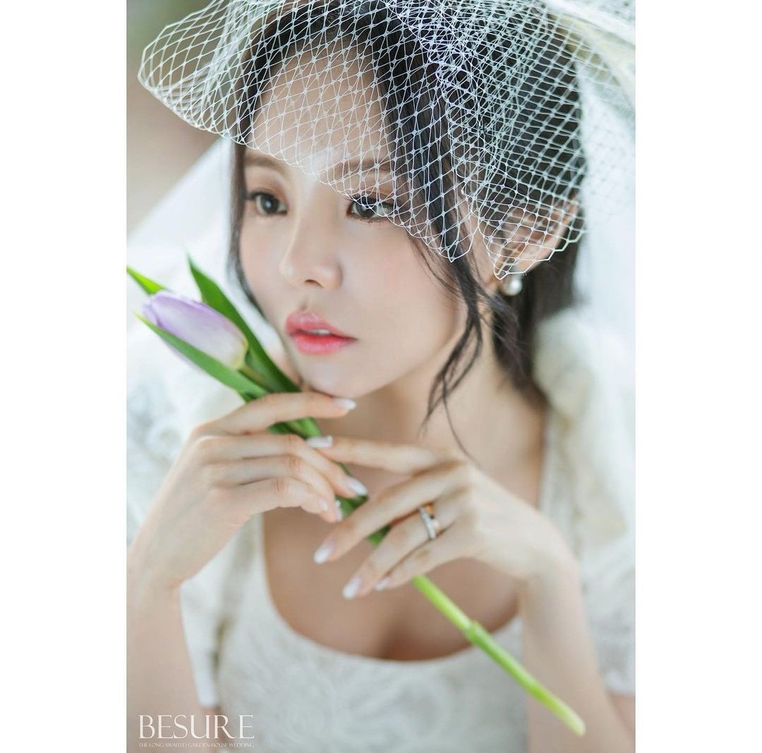 Jan 21, 2021 - Lovely Jiwoo's  from besurestudio_song instagram