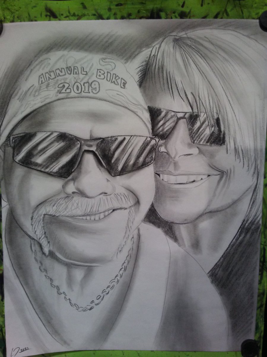 SheyianStudios's tweet photo. This is Terri (right)and Bob (left). Yesterday Terri approached me at work and asked to draw the quick portrait below.  It turns out, Bob passed away from cancer 5 weeks ago, so she wanted the drawing done in his memory. 
It's moments like those that remind me why I do what I do. https://t.co/u2vIyletzk