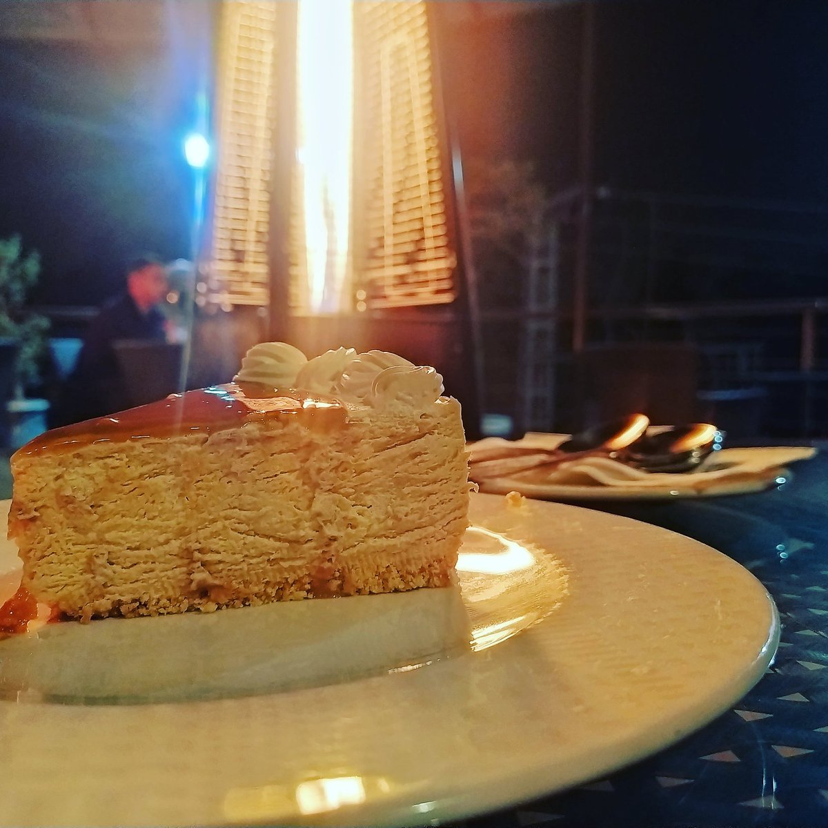 _Wanderer_1's tweet photo. A nice place for to hangout to in evenings. 

#breadchef #winterevenings https://t.co/GyzvSJirIO