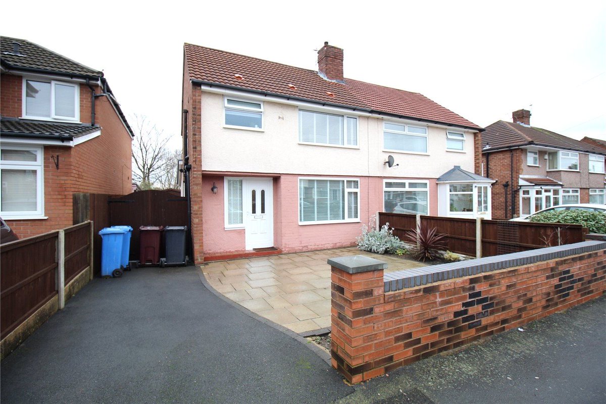 WhitegatesWool's tweet photo. ❤️❤️ HOUSE ENVY ❤️❤️
They do say that kitchens and bathrooms sell houses and this is absolutely true about this impressive 3 bed semi on Beechwood Avenue.

Take a moment to see the full property details
⬇️⬇️⬇️⬇️⬇️⬇️
https://t.co/k9wfGKuHkX https://t.co/YMC76qrGBA