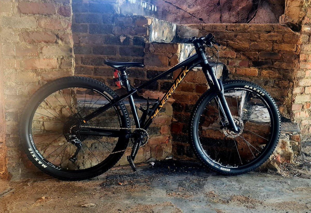 MiexedMedia's tweet photo. Exploring Ruins.

@SilverbackBikes
@Silverback_ME
@silverbackspain
#SilverbackBikes
#BornToBeFast
#MTB
#SilverbackSladeTrail2019 https://t.co/MsPOitaoap