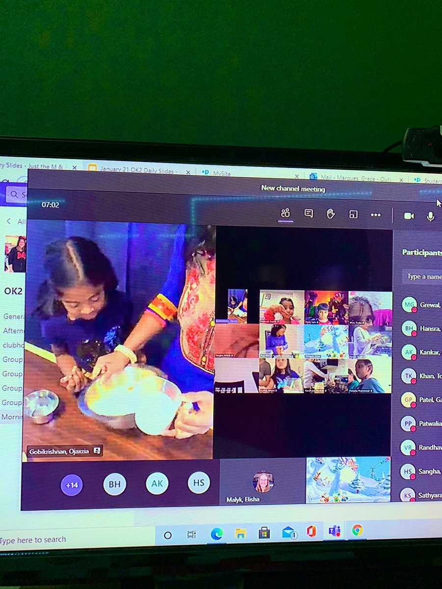 MsM_Kindies's tweet photo. TY O.G’s Mom for teaching us how to make Ravai Laddu! Ss also wrote Happy Pongal in Tamil. #takesavillage #Tamilheritagemonth #OK2 @PteBuckamSingh @ElishaMalyk https://t.co/Bm3jCTiWsp