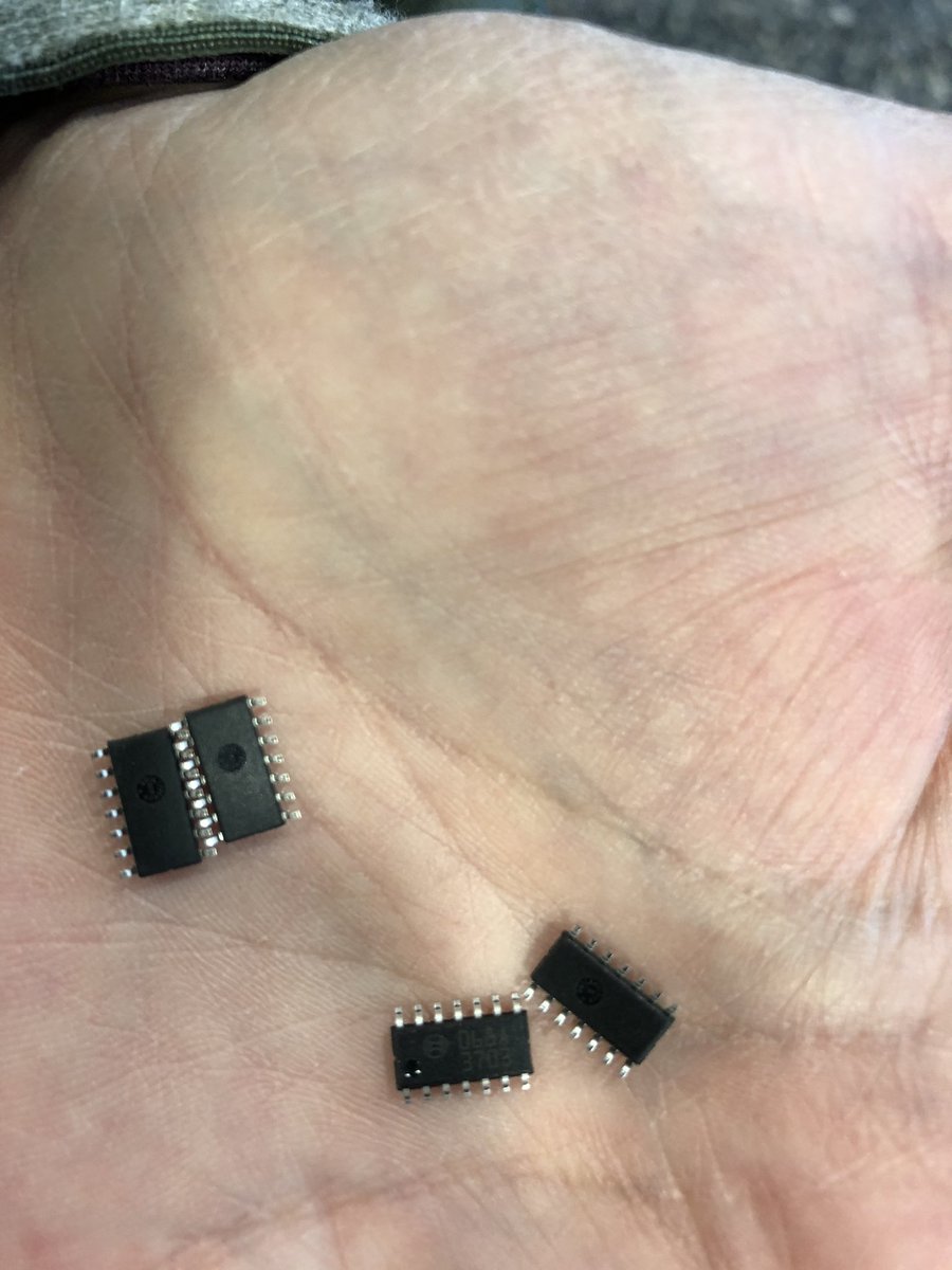 Ein Besuch im Reinraum ist immer ein Highlight. #Galileo hat uns bei <a href="/BoschGlobal/">BoschGlobal</a> #AutomotiveElectronics kürzlich dorthin begleitet. Wer wissen möchte, wie unsere #Halbleiter produziert werden, kann heute ab 19 Uhr auf <a href="/ProSieben/">ProSieben</a> einschalten. 📺