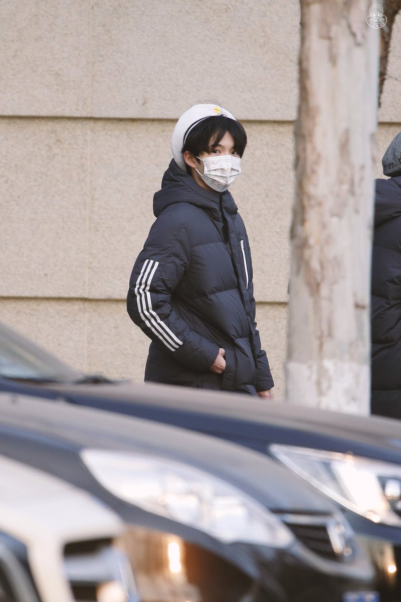 Fujing1034's tweet photo. por culpa de este cabro aca Zhao Jinyao veré #YouthWithYou3, jinyao es el único que ira a este programa y creo que tiene varias cositas interesantes para destacar y romper la maldición de los últimos programas donde #trainee18 ha pasado sin pena ni gloria https://t.co/UVNeZK75R5