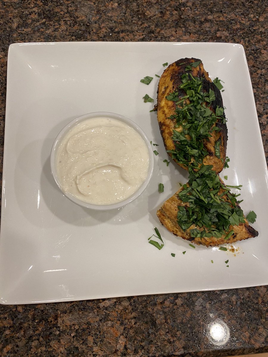 KenDortzbach's tweet photo. Skinnytaste spiced chicken with garlic yogurt sauce! Marinate chicken in olive oil, lemon juice, garlic, cumin, smoked paprika, turmeric, curry powder, cinnamon, red pepper flakes, salt, and pepper. Grill and top with parsley.  Sauce: Greek yogurt, lemon juice, garlic, and salt. https://t.co/b8sYtWmdgo