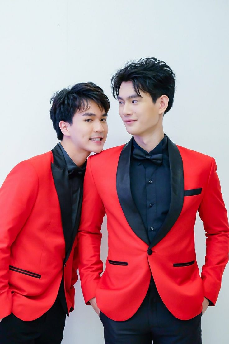 LeeHkwan's tweet photo. Ene. 18
# WinterballRBxx ;

— publica en instagram una foto que le tomaron con su cita @XWangGomez minutos antes de irse al salón para el baile de invierno. — https://t.co/mwc6fSRJWD