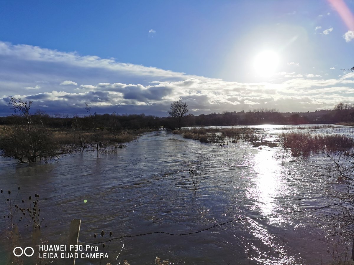 justin_kadafi's tweet photo. Nice sunny day flooded field #sunnyday #sunny #flood #lovemyHuawei #CapturedonHuawei #p30pro #p30prophoto #p30prophotography #Huaweip30pro #huaweipic #huaweiphoto #huaweipic #huaweiphoto #Huaweip30pro #Huaweip30proshot @HuaweiMobileUK @HuaweiDeviceUSA @HuaweiMobile #RedLyfe https://t.co/aIh53PSAbb
