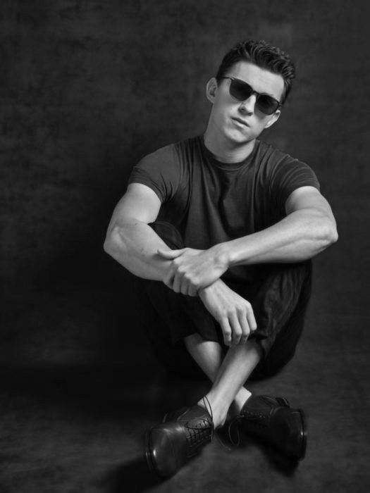 Harry Styles and Tom Holland being total twins; an important thread: