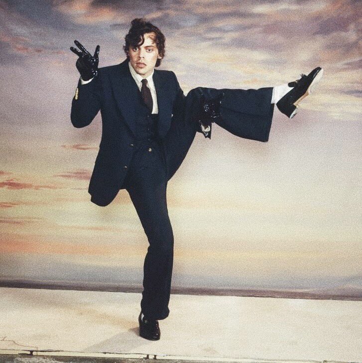 Harry Styles and Tom Holland being total twins; an important thread: