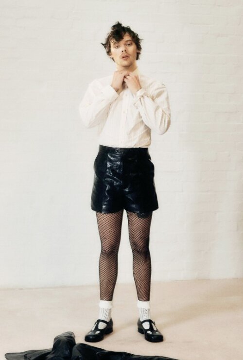 Harry Styles and Tom Holland being total twins; an important thread: