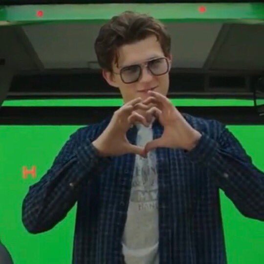 Harry Styles and Tom Holland being total twins; an important thread: