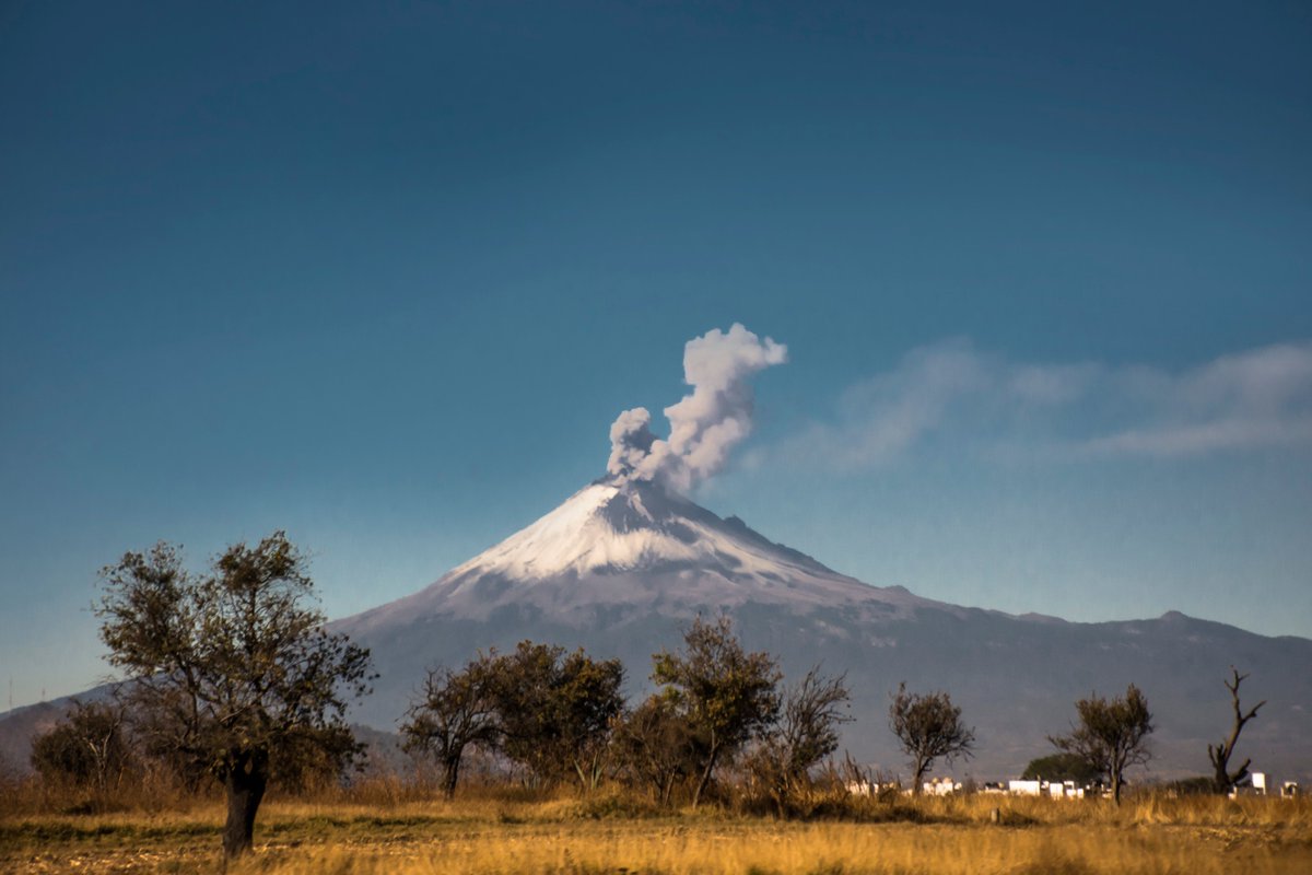 📸 Volcán Popocatépetl, 11:11, 21ene2021.
.
. 
. 
#11:11 #Cholula  #Puebla  #cholulapuebla #México #Volcan #Popocatépetl #fumarola #Fotografía #fotógrafo #ecielom #EfrenCielo © 📷
