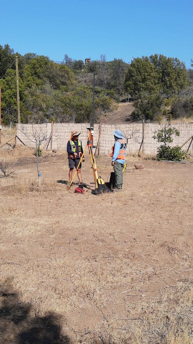 ViviendaLocal's tweet photo. Levantamiento topográfico para la vivienda de Yerupza Villagrán y Ricardo Navarro 🏡
#viviendalocal #arquitectura #diseño #diseñocolaborativo #constitución #colaboración #autoconstrucción #autoconstruccióncolaborativa #terreno https://t.co/wsLgDOEGQZ
