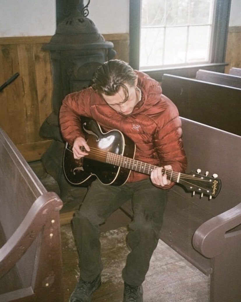 Harry Styles and Tom Holland being total twins; an important thread: