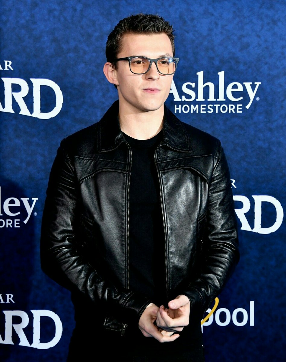 Harry Styles and Tom Holland being total twins; an important thread: