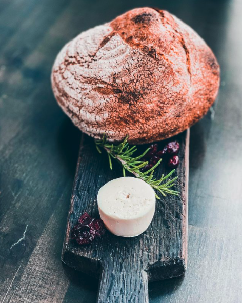 Charming appetizers abound in Sonoma.

#Sonoma #sonomaeats #yum #sonomacounty #glenellen #glenellenstar #artisanal #somethingaboutsonoma