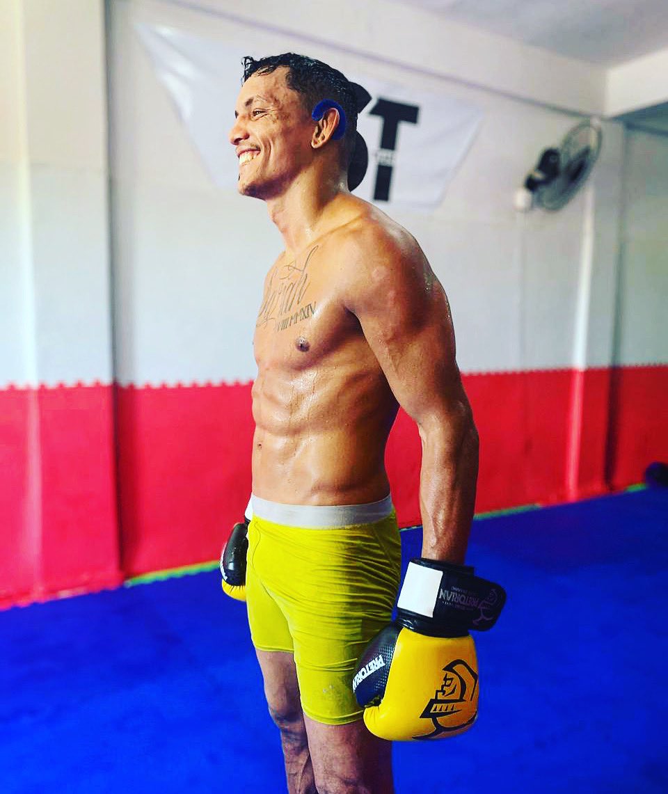 albert_maldito's tweet photo. ** O prazer no trabalho aperfeiçoa a obra. **. 🔥💪🏽🤍
De volta ao jogo!!
#mma #mmafighter #mmatraining #mmabrasil #fighter #prommafighter #fighterbrasil https://t.co/2tBxyO5zlx