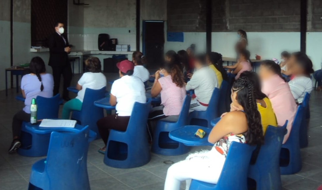 #SNAI_Zona4 Privadas de libertad del #CPLSantoDomingo N°2 recibieron un taller por el